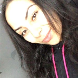 Meet your Posher, Yesenia